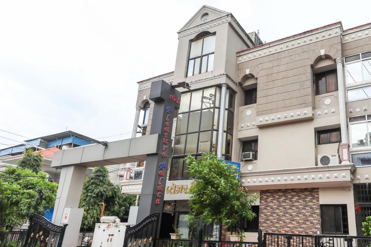 OYO 62194 Pleasure Palace Hotel Indore Exterior foto